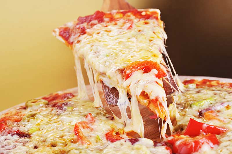Pizza Salami Mozzarella (depositphotos.com) Pizza Salami Mozzarella (depositphotos.com)